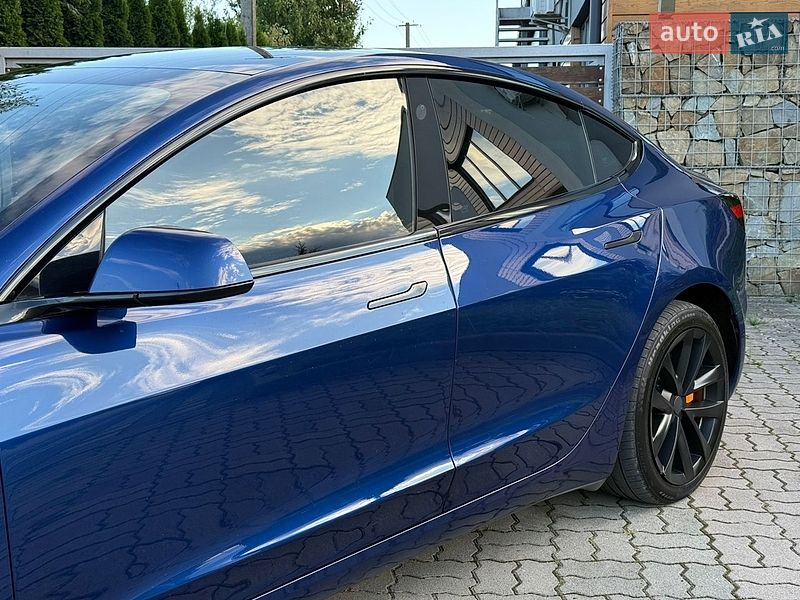 Седан Tesla Model 3 2019 в Стрию