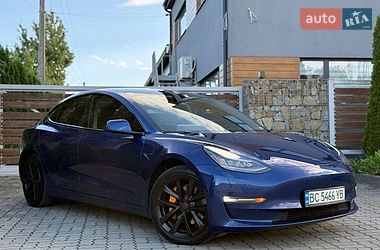 Седан Tesla Model 3 2019 в Стрию