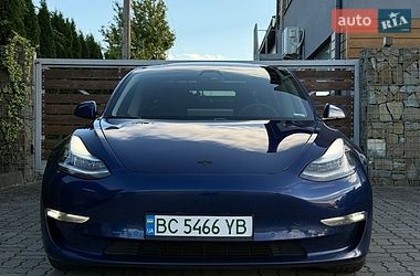 Седан Tesla Model 3 2019 в Стрию