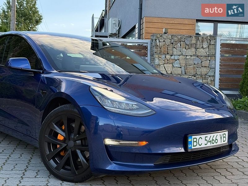 Седан Tesla Model 3 2019 в Стрию