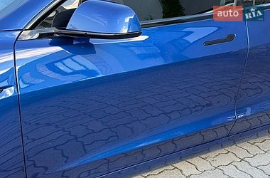 Седан Tesla Model 3 2019 в Стрию