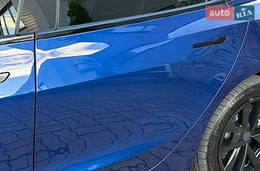 Седан Tesla Model 3 2019 в Стрию