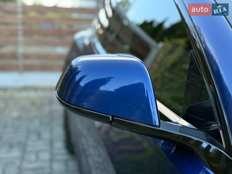 Седан Tesla Model 3 2019 в Стрию