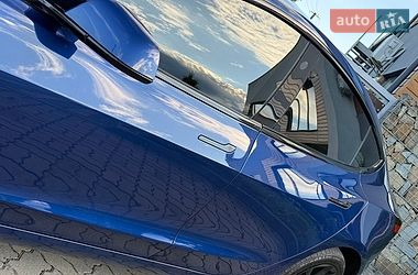 Седан Tesla Model 3 2019 в Стрию