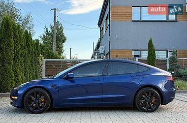 Седан Tesla Model 3 2019 в Стрию