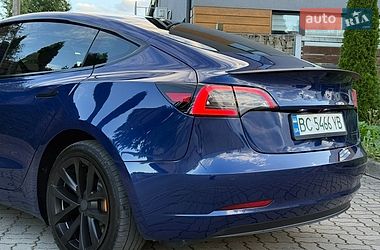 Седан Tesla Model 3 2019 в Стрию