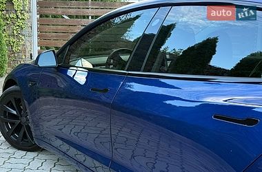 Седан Tesla Model 3 2019 в Стрию