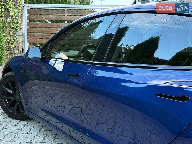 Седан Tesla Model 3 2019 в Стрию