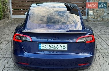 Седан Tesla Model 3 2019 в Стрию