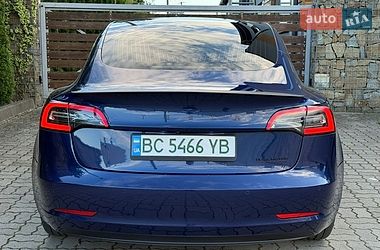 Седан Tesla Model 3 2019 в Стрию