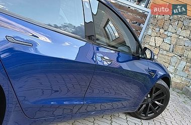 Седан Tesla Model 3 2019 в Стрию