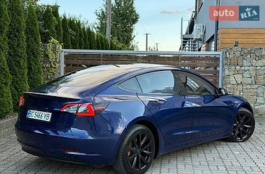 Седан Tesla Model 3 2019 в Стрию