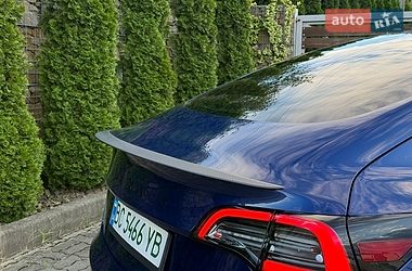 Седан Tesla Model 3 2019 в Стрию