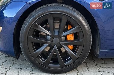Седан Tesla Model 3 2019 в Стрию