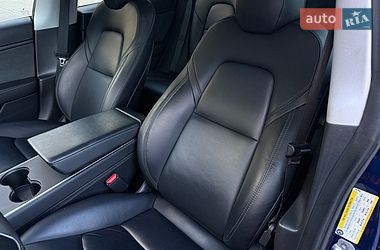 Седан Tesla Model 3 2019 в Стрию