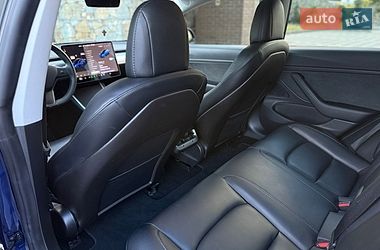 Седан Tesla Model 3 2019 в Стрию