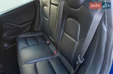 Седан Tesla Model 3 2019 в Стрию