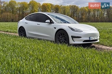 Tesla Model 3 2022