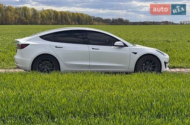 Седан Tesla Model 3 2022 в Броварах