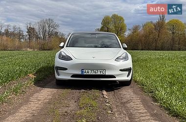 Седан Tesla Model 3 2022 в Броварах