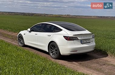 Седан Tesla Model 3 2022 в Броварах