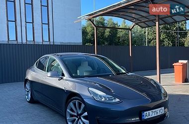 Седан Tesla Model 3 2018 в Кременчуці