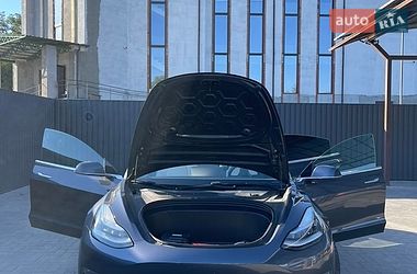 Седан Tesla Model 3 2018 в Кременчуці