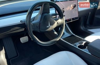 Седан Tesla Model 3 2018 в Кременчуці