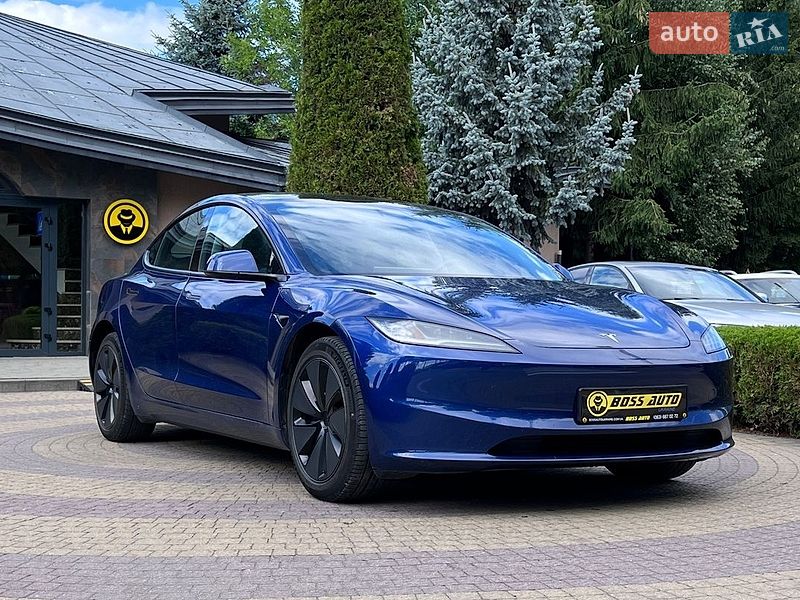Tesla Model 3 2024