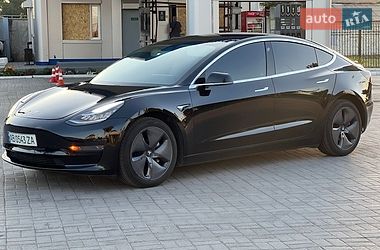 Tesla Model 3  2019