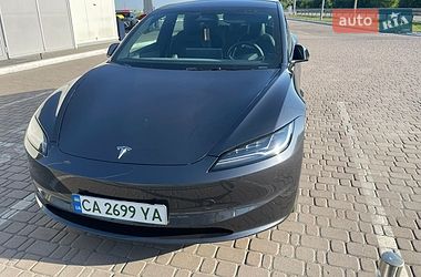 Tesla Model 3  2024