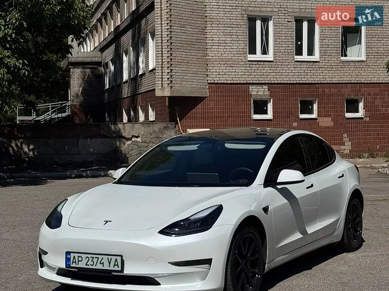 Tesla Model 3 2023