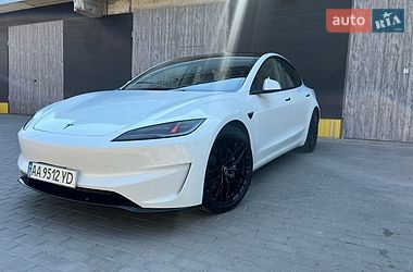 Tesla Model 3  2024