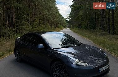 Tesla Model 3  2022