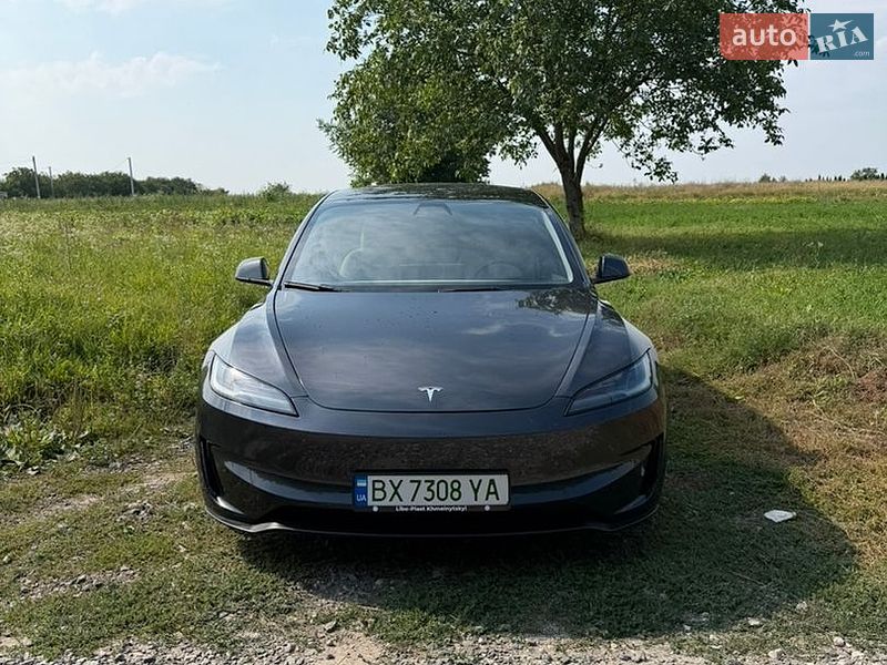 Tesla Model 3 2025