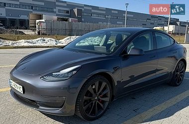 Tesla Model 3  2020