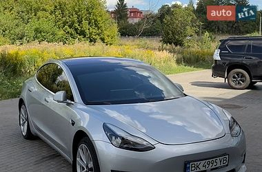 Tesla Model 3  2018