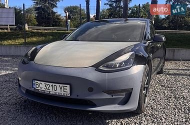 Tesla Model 3  2018