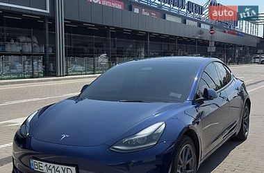 Tesla Model 3  2022