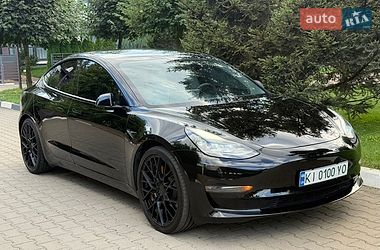 Tesla Model 3  2021