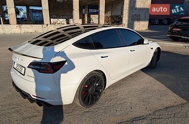 Седан Tesla Model 3 2020 в Тернополе