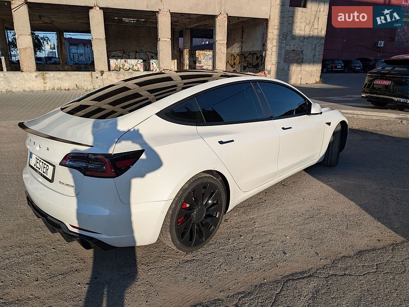 Седан Tesla Model 3 2020 в Тернополе