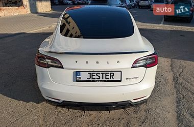 Седан Tesla Model 3 2020 в Тернополе