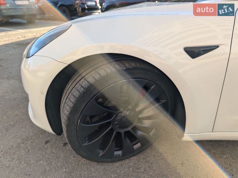 Седан Tesla Model 3 2020 в Тернополе