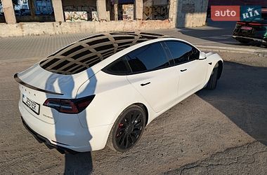 Седан Tesla Model 3 2020 в Тернополе
