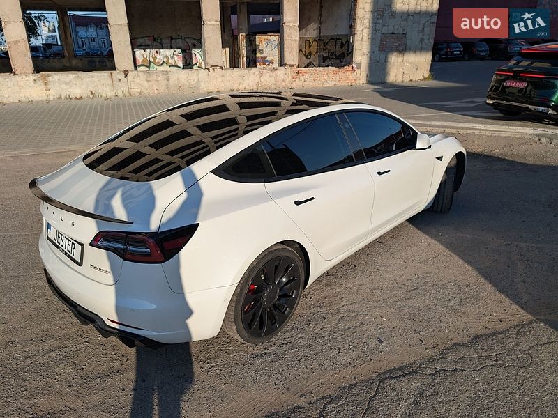Седан Tesla Model 3 2020 в Тернополе