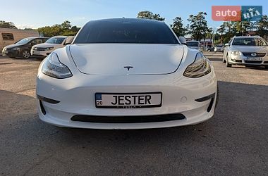 Седан Tesla Model 3 2020 в Тернополе