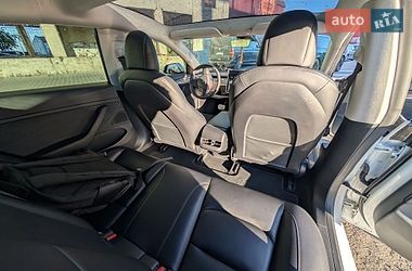 Седан Tesla Model 3 2020 в Тернополе
