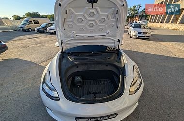 Седан Tesla Model 3 2020 в Тернополе
