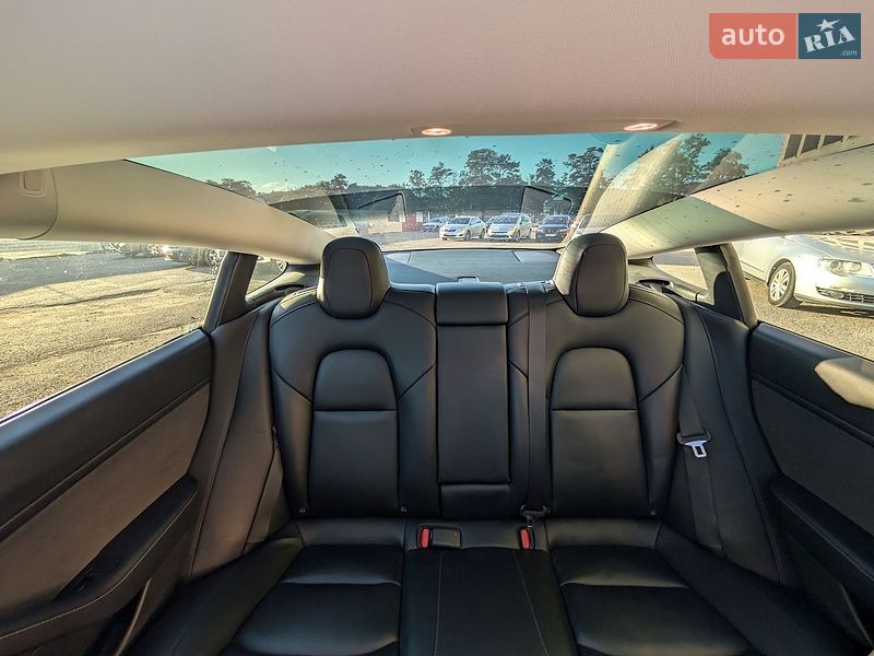 Седан Tesla Model 3 2020 в Тернополе